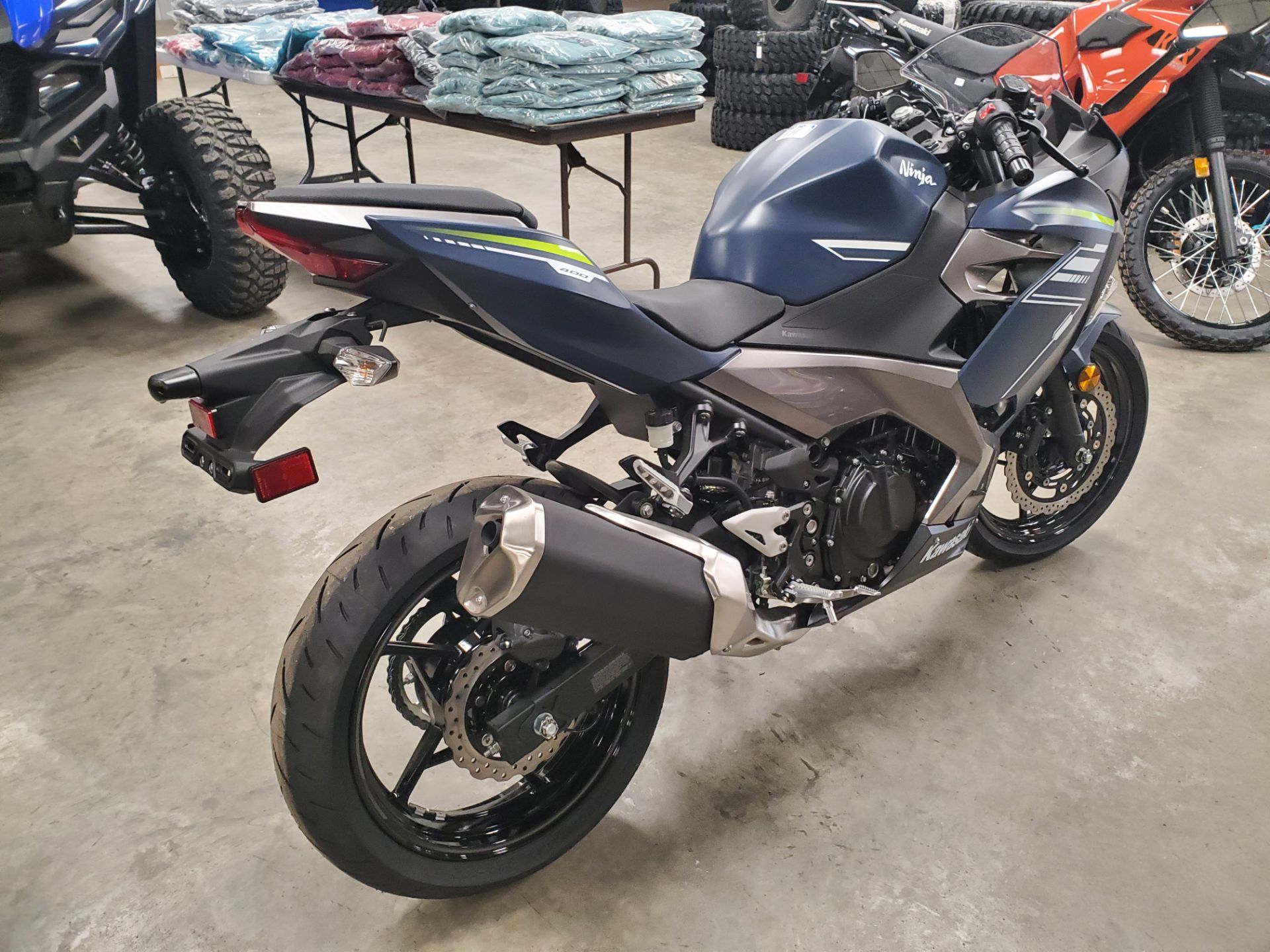 2022 Kawasaki Ninja 400 in Marion, Illinois - Photo 4