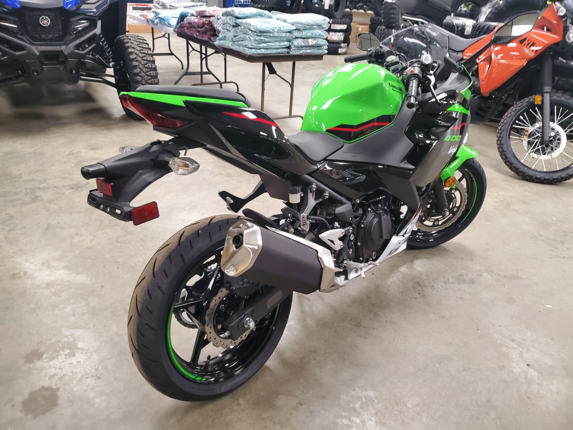 2022 Kawasaki Ninja 400 ABS KRT Edition in Marion, Illinois - Photo 4