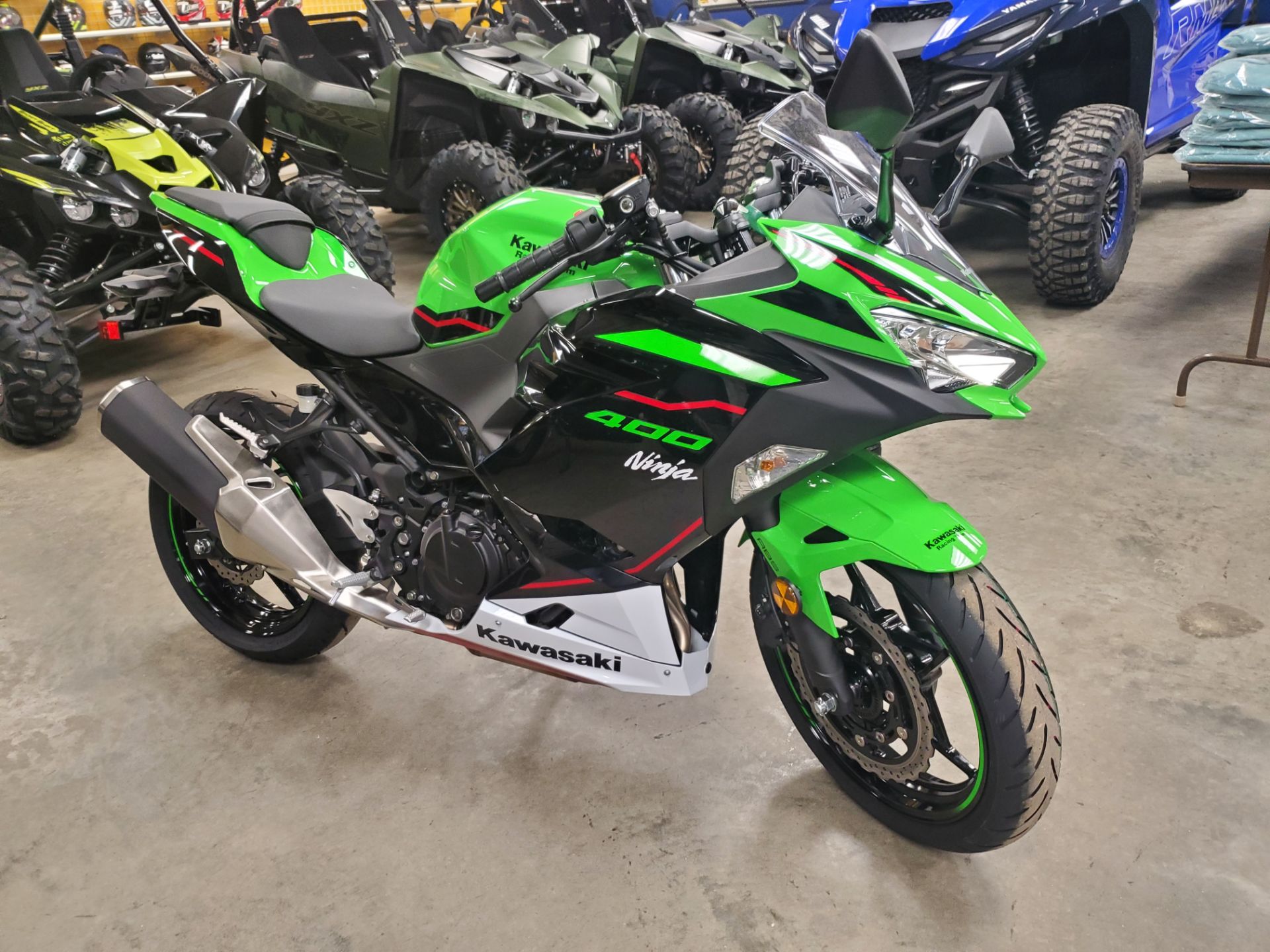 2022 Kawasaki Ninja 400 ABS KRT Edition in Marion, Illinois - Photo 6