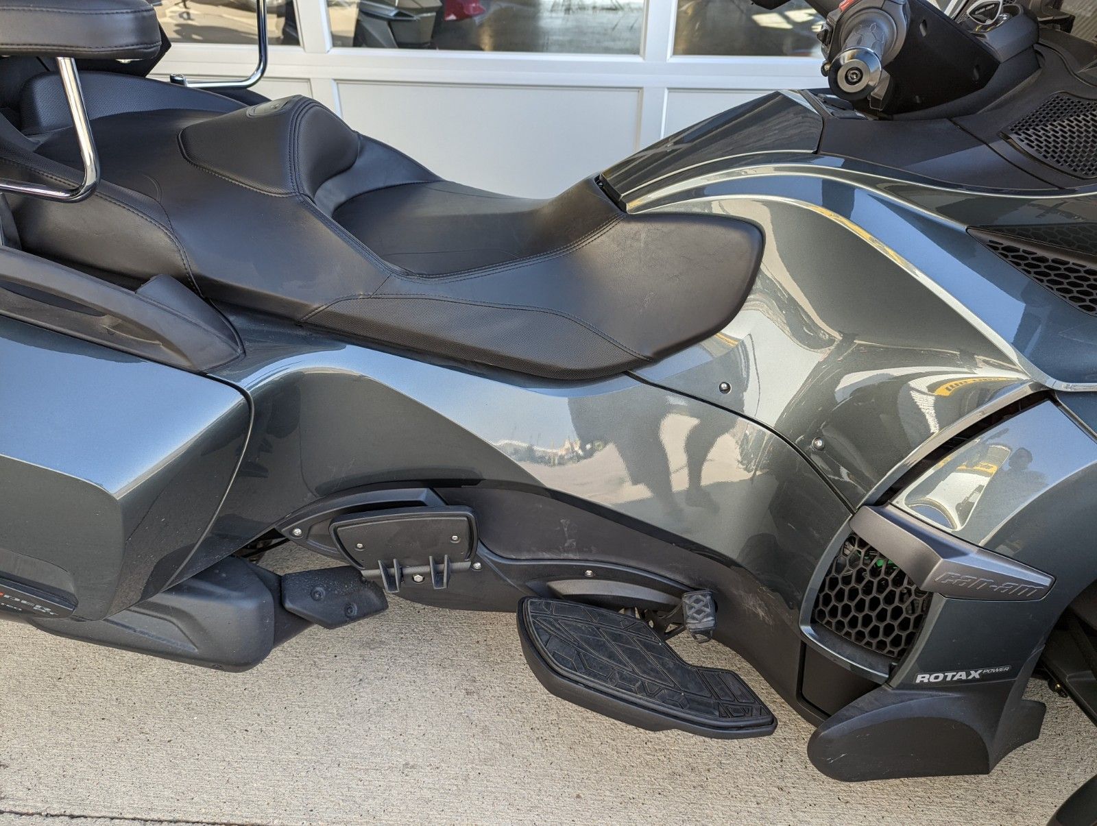 2018 Can-Am Spyder RT Limited in Rapid City, South Dakota - Photo 9