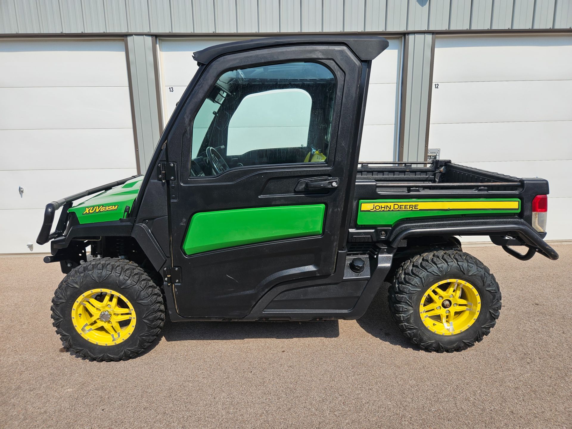 John Deere XUV835M with Cab Image