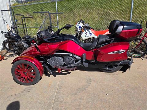 2016 Can-Am Spyder F3-T SE6 w/ Audio System in Rapid City, South Dakota - Photo 2