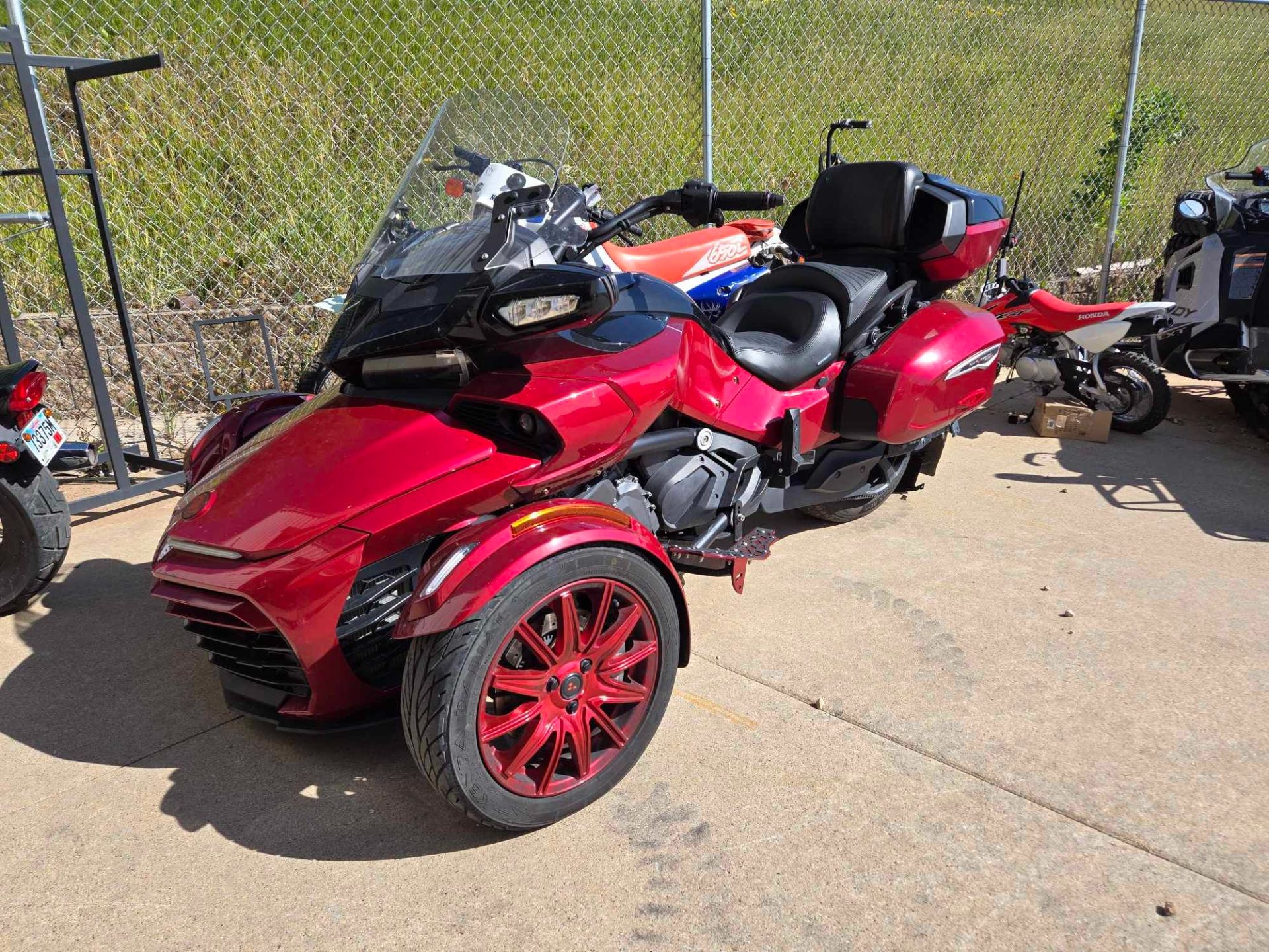 2016 Can-Am Spyder F3-T SE6 w/ Audio System in Rapid City, South Dakota - Photo 1