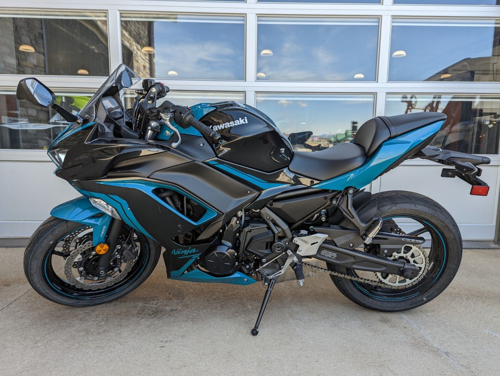 2021 Kawasaki Ninja 650 ABS in Rapid City, South Dakota - Photo 2