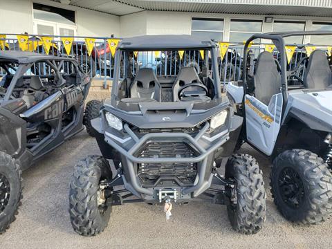 2023 Can-Am Commander XT 700 in Rapid City, South Dakota - Photo 2