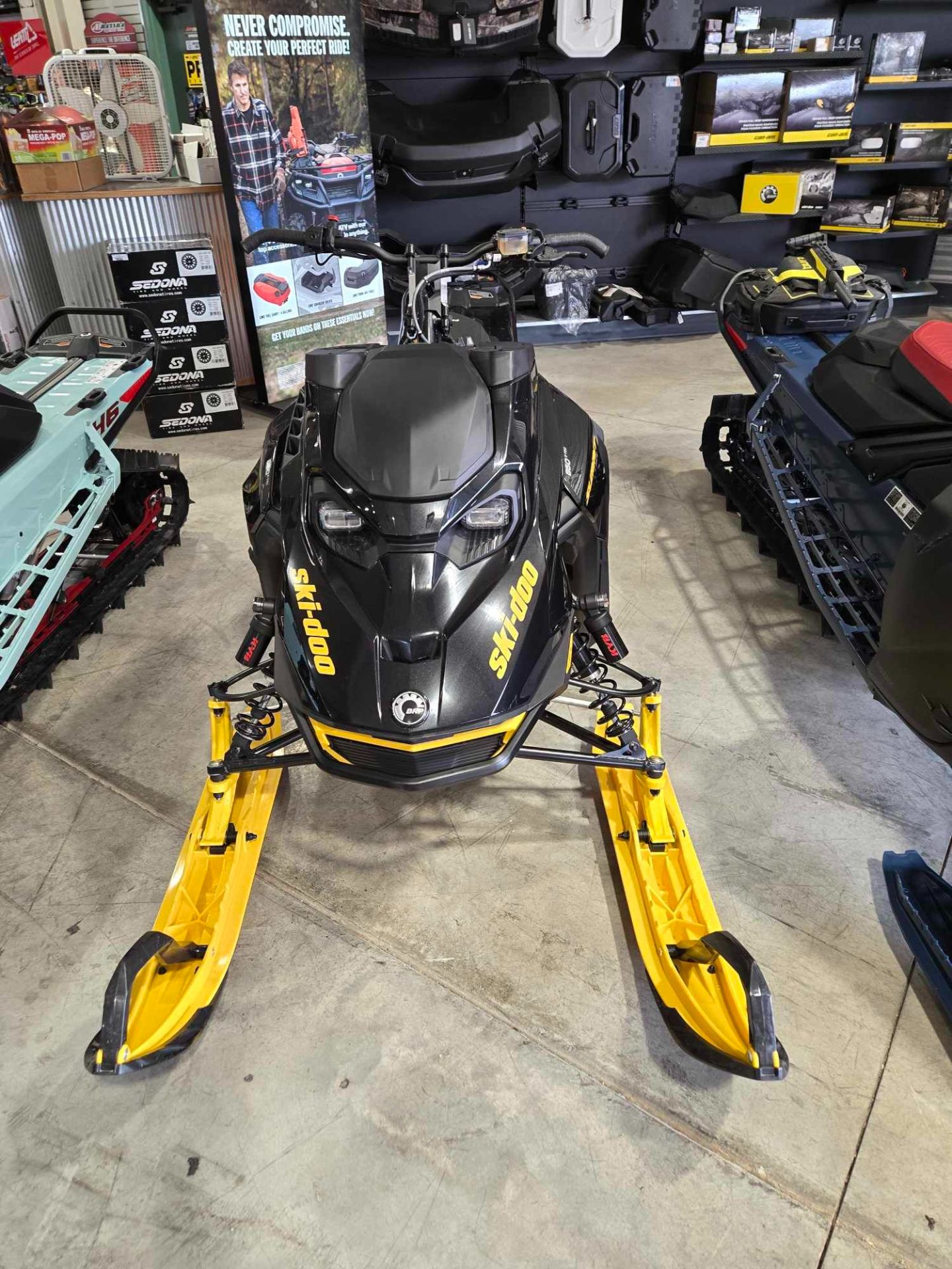 2024 Ski-Doo Summit HCE 850 E-TEC SHOT PowderMax 2.5 in Rapid City, South Dakota - Photo 3