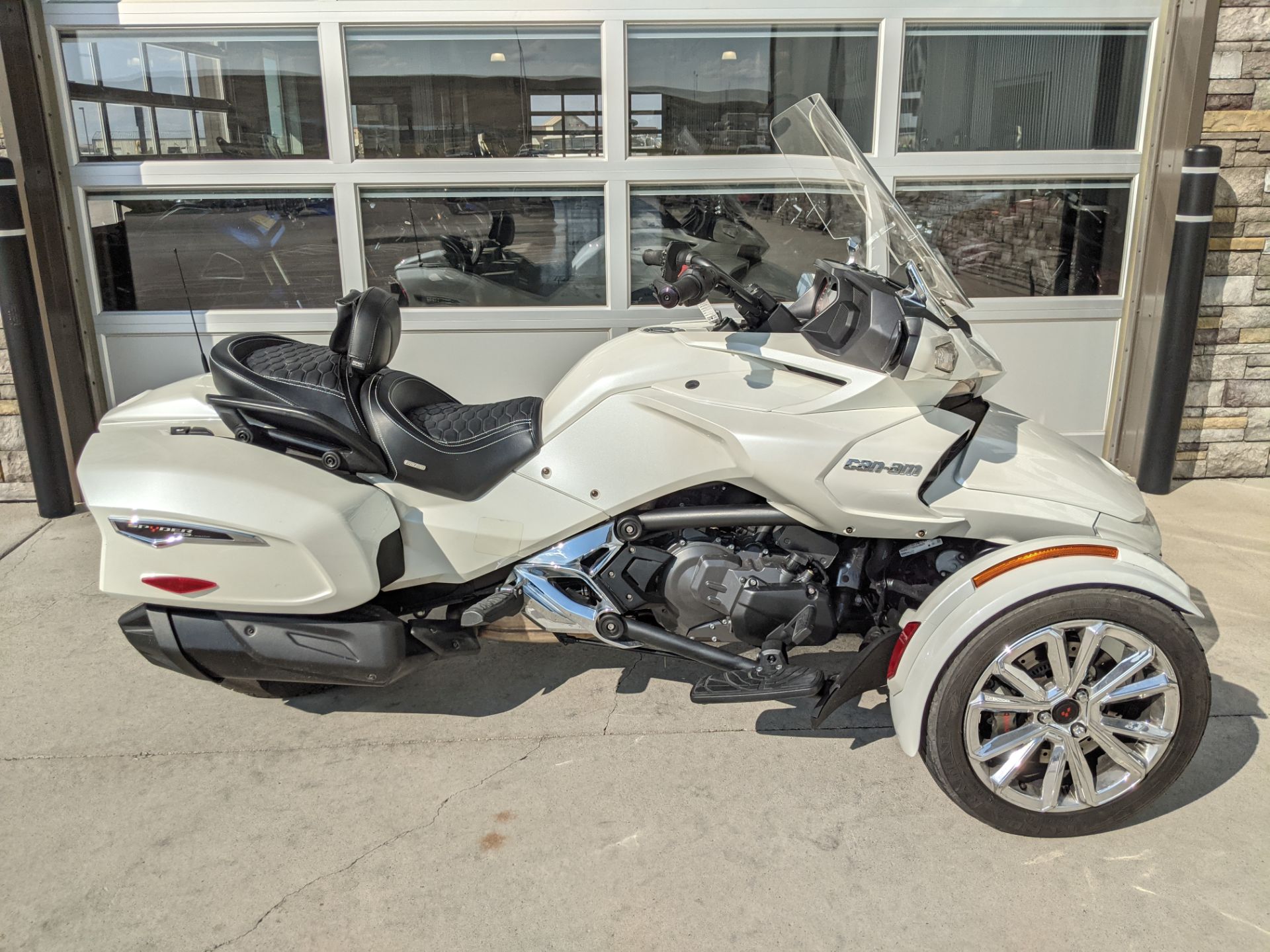 2016 Can-Am Spyder F3 Limited in Rapid City, South Dakota - Photo 4