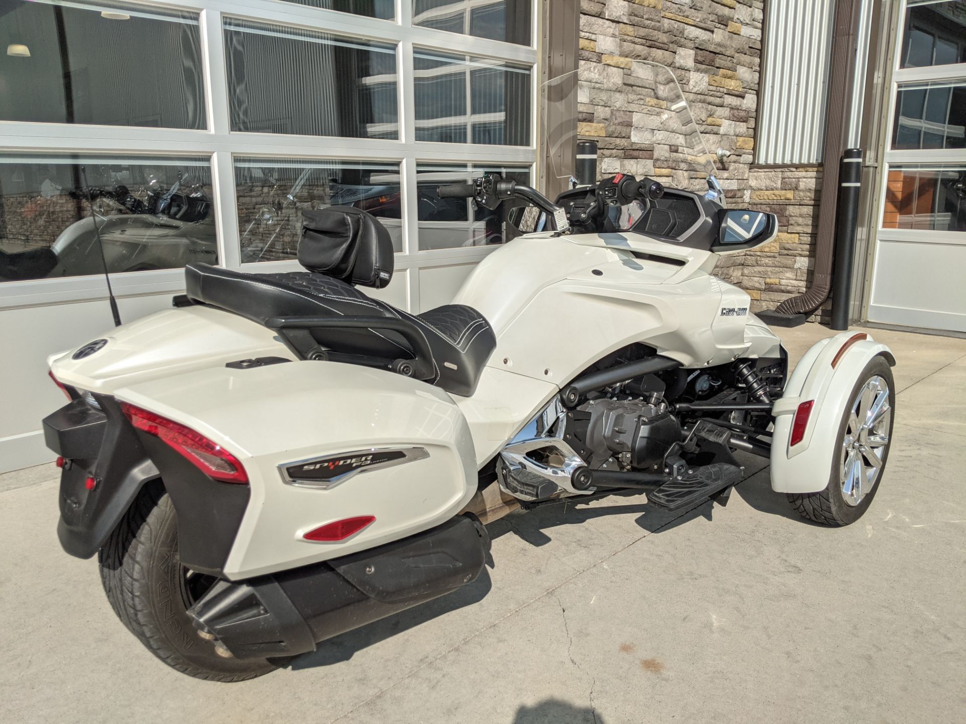 2016 Can-Am Spyder F3 Limited in Rapid City, South Dakota - Photo 9
