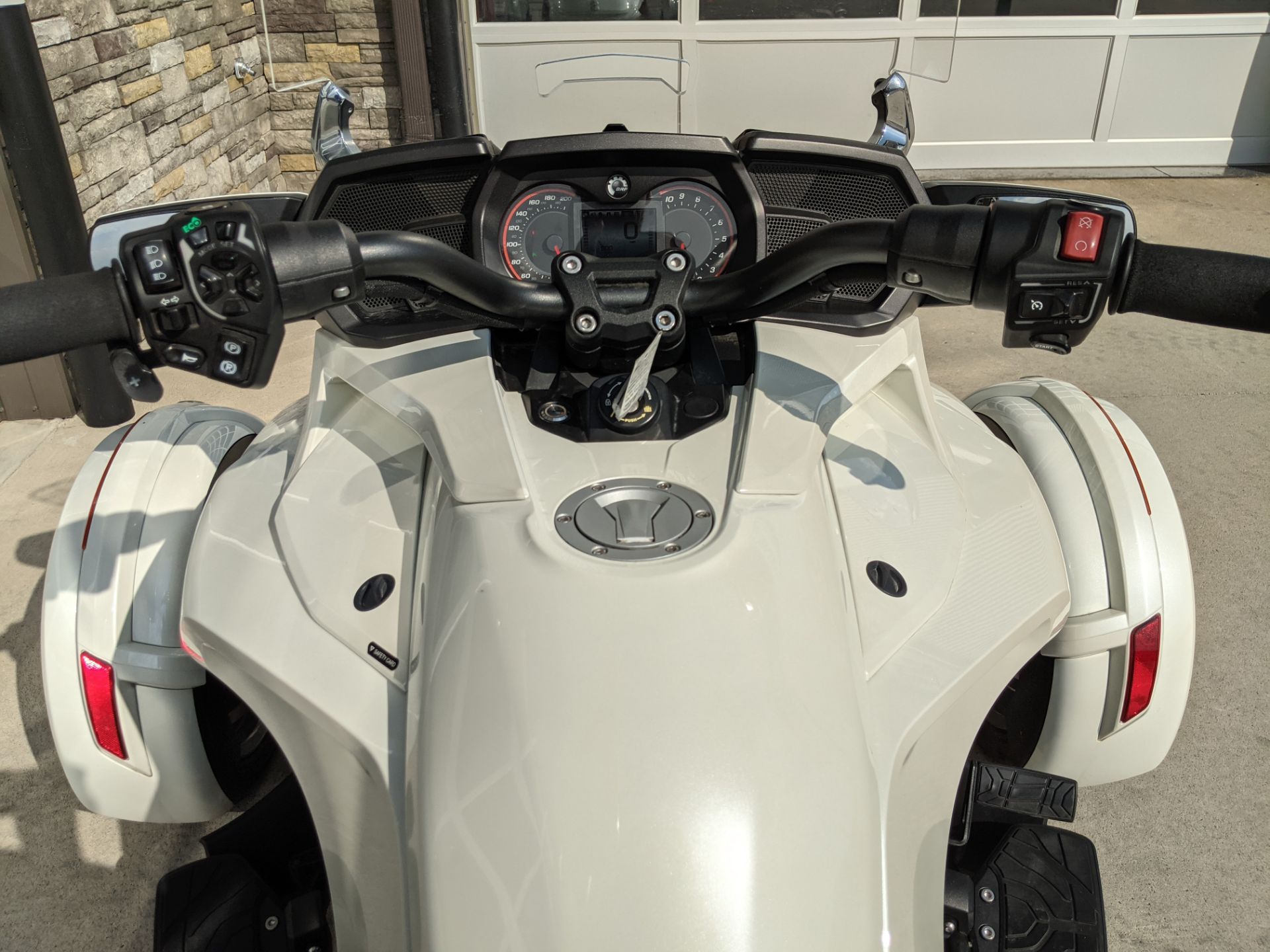 2016 Can-Am Spyder F3 Limited in Rapid City, South Dakota - Photo 11