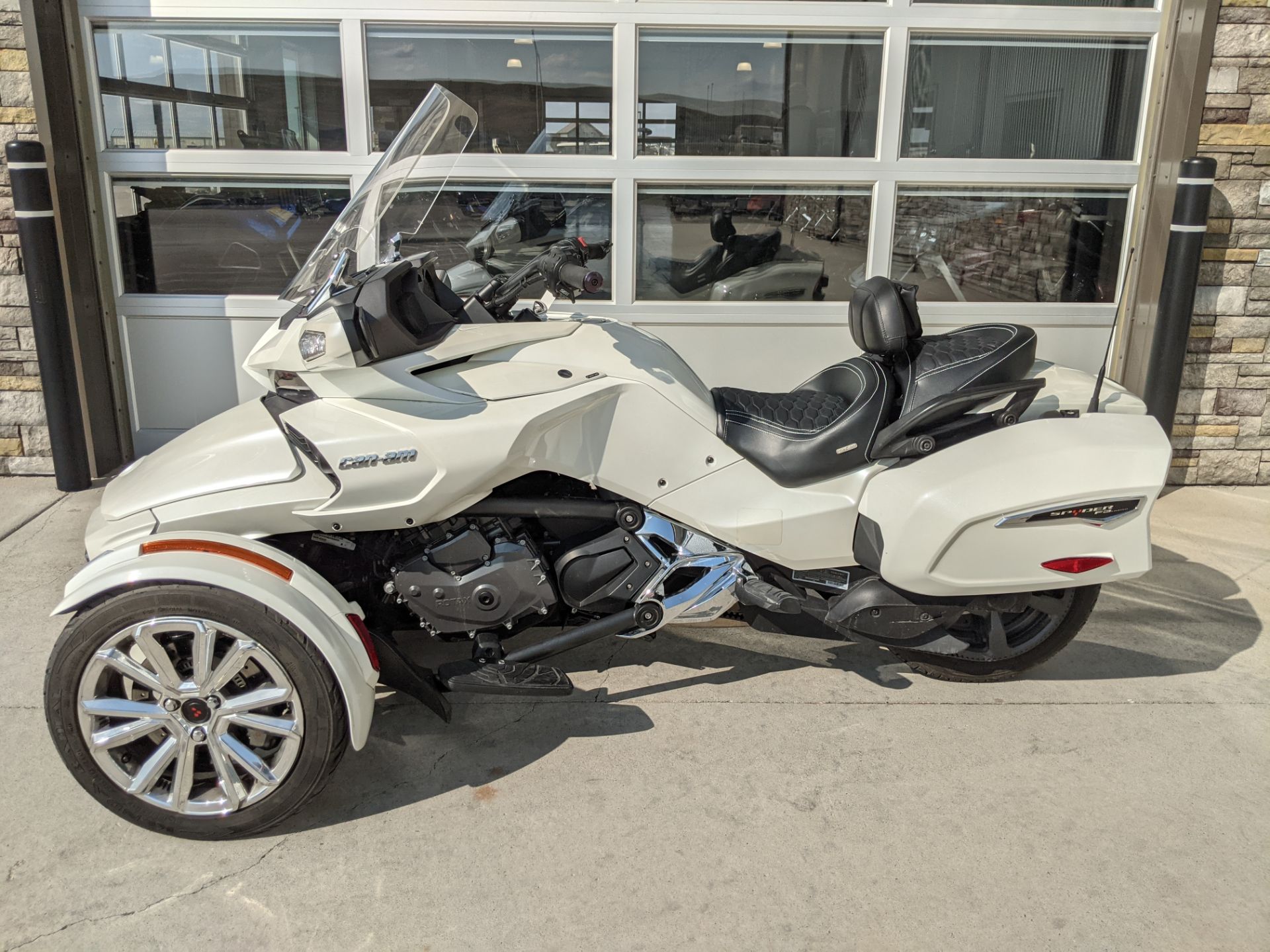 2016 Can-Am Spyder F3 Limited in Rapid City, South Dakota - Photo 3