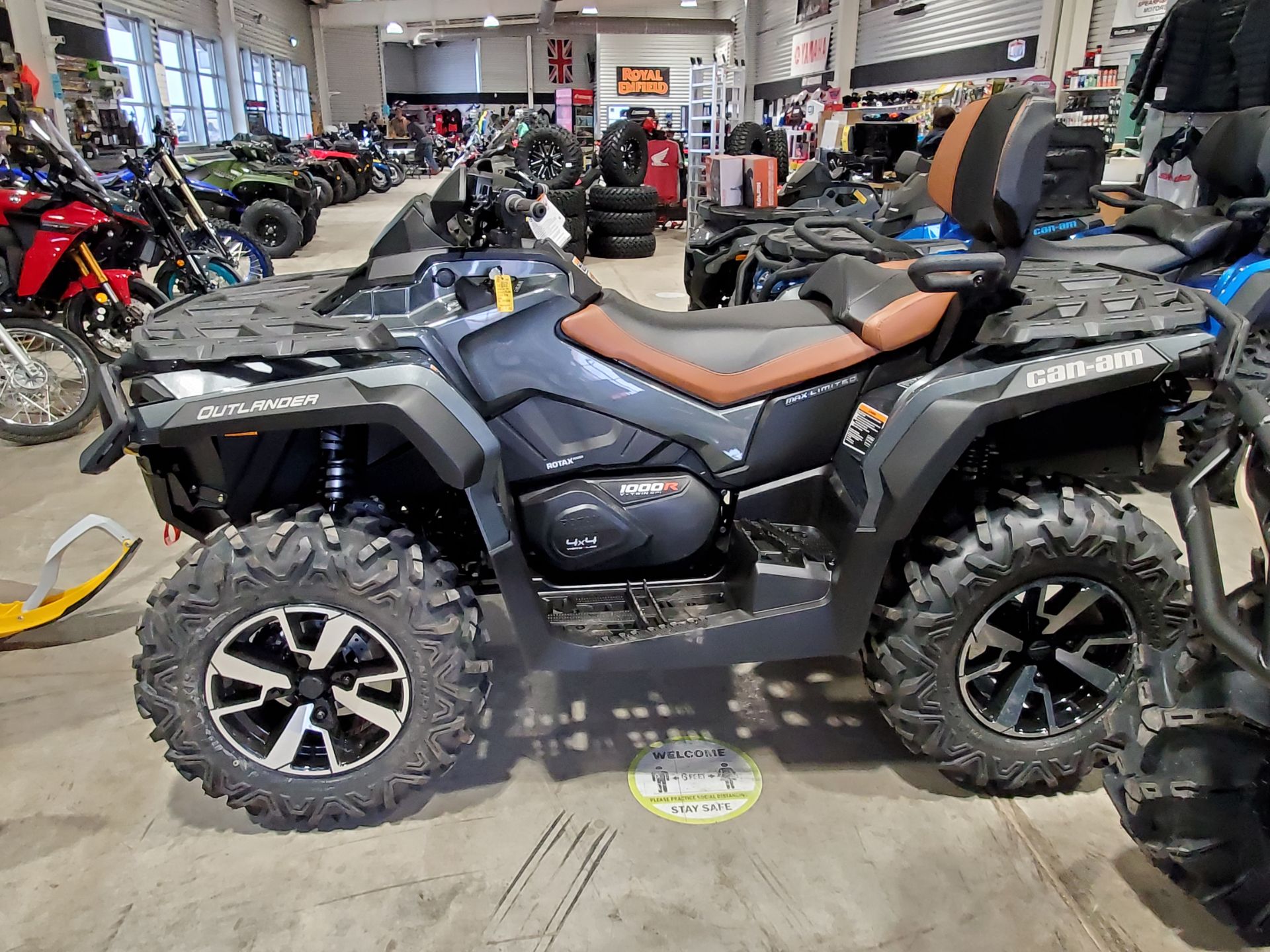 2023 Can-Am Outlander MAX Limited 1000R in Rapid City, South Dakota - Photo 2