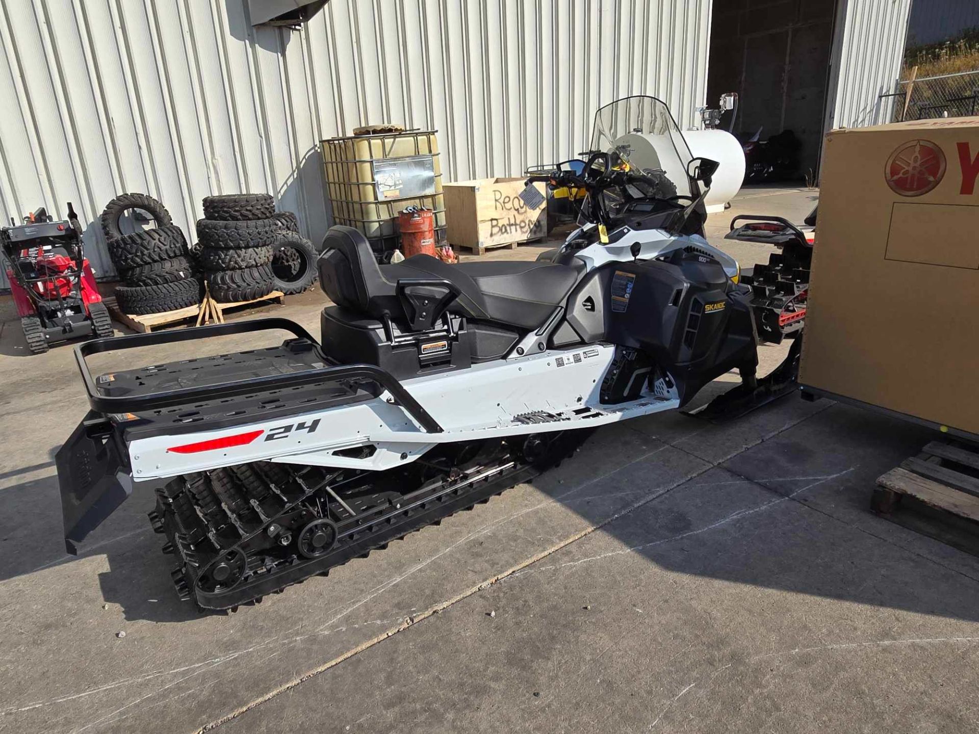 Ski-Doo Skandic SWT 900 Ace ES Silent Cobra SWT Image