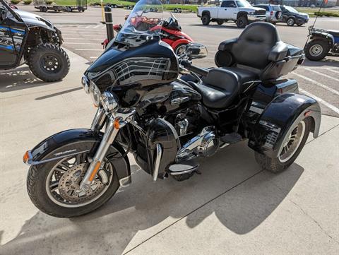 2017 Harley-Davidson Tri Glide® Ultra in Rapid City, South Dakota - Photo 2