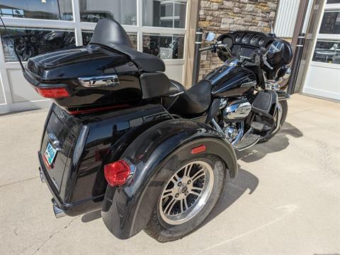 2017 Harley-Davidson Tri Glide® Ultra in Rapid City, South Dakota - Photo 7