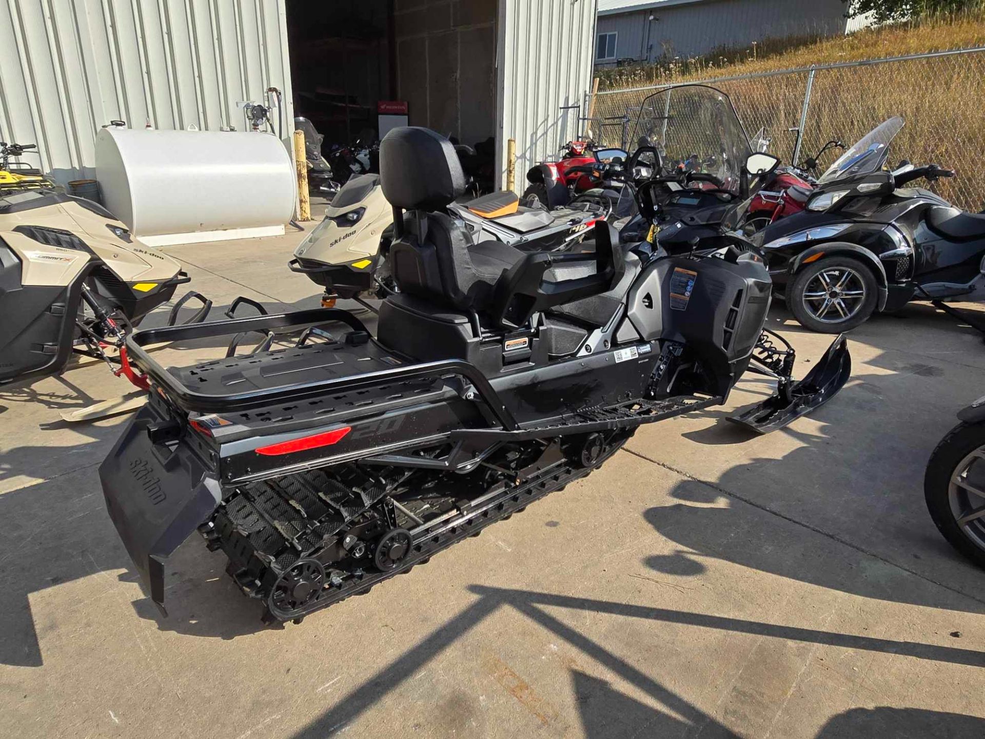 2024 Ski-Doo Expedition LE 600R E-TEC ES Silent Cobra WT 1.5 Track 20 in. in Rapid City, South Dakota - Photo 4