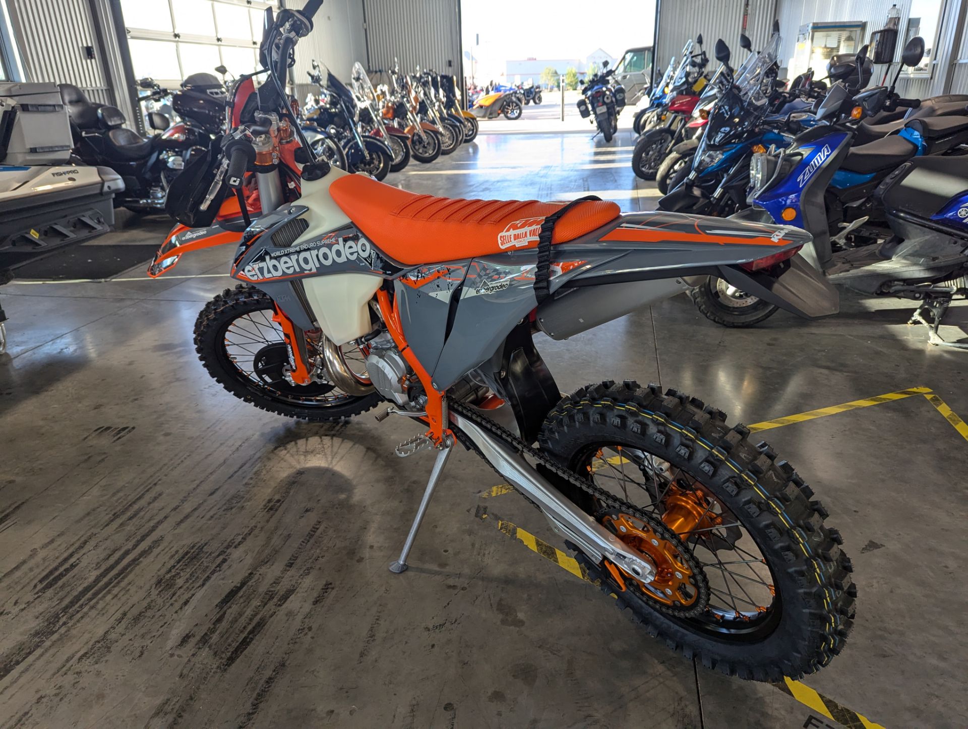 2023 KTM 300 XC-W Erzbergrodeo in Rapid City, South Dakota - Photo 9