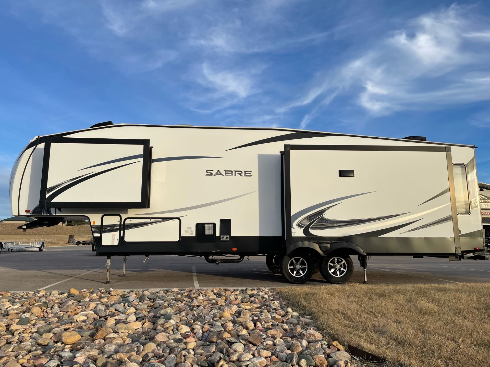 2019 Other Forest River Sabre M-32DPT 5th Wheel in Rapid City, South Dakota - Photo 5