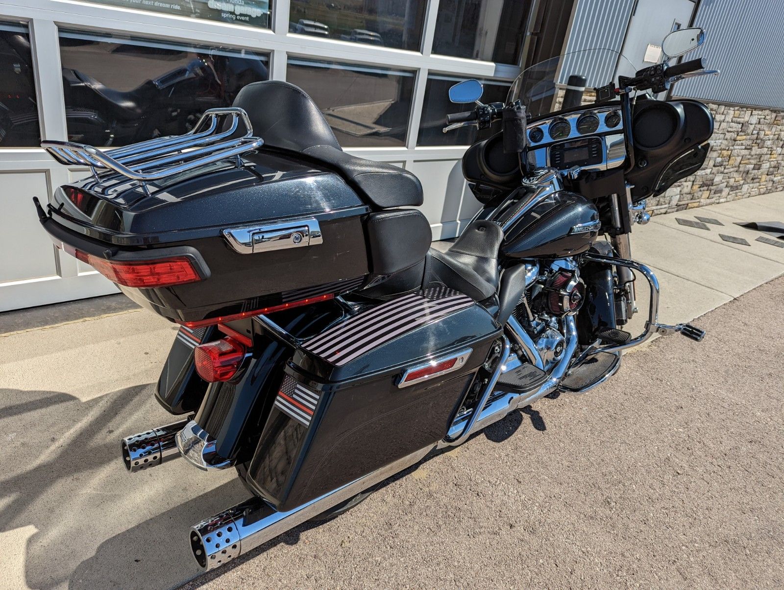 2018 Harley-Davidson Electra Glide® Ultra Classic® in Rapid City, South Dakota - Photo 10