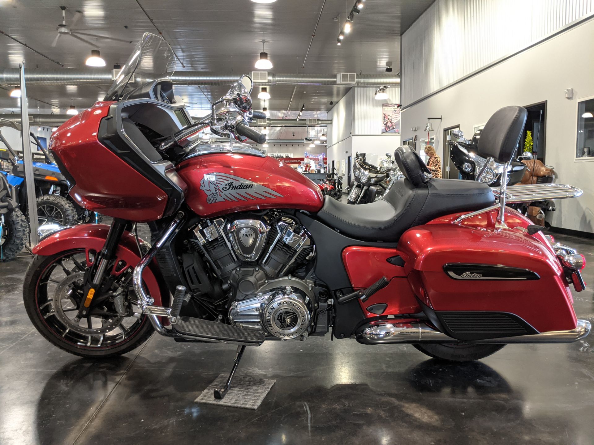 2020 Indian Challenger® Limited in Rapid City, South Dakota - Photo 2