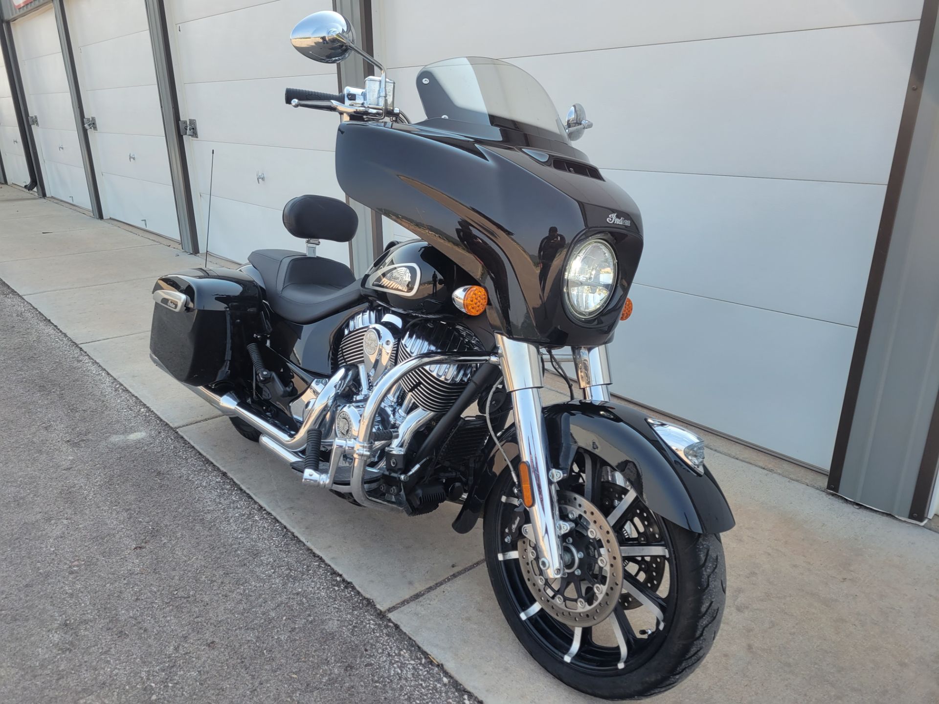 2019 Indian Chieftain® Limited ABS in Rapid City, South Dakota - Photo 2