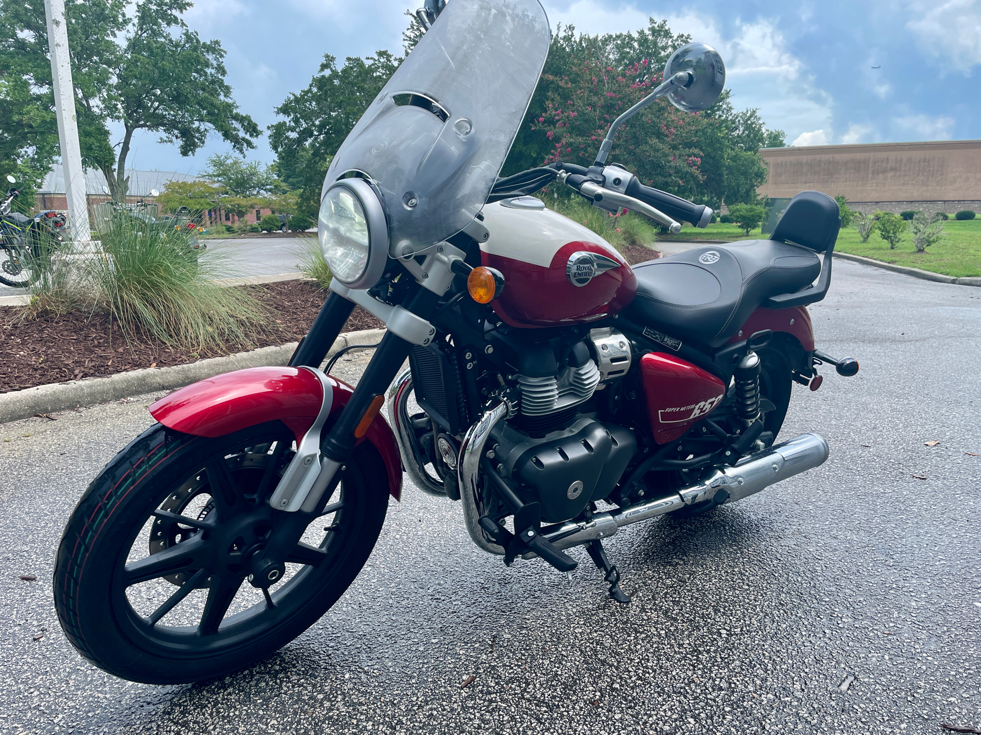 2024 Royal Enfield Super Meteor 650 in North Charleston, South Carolina - Photo 9