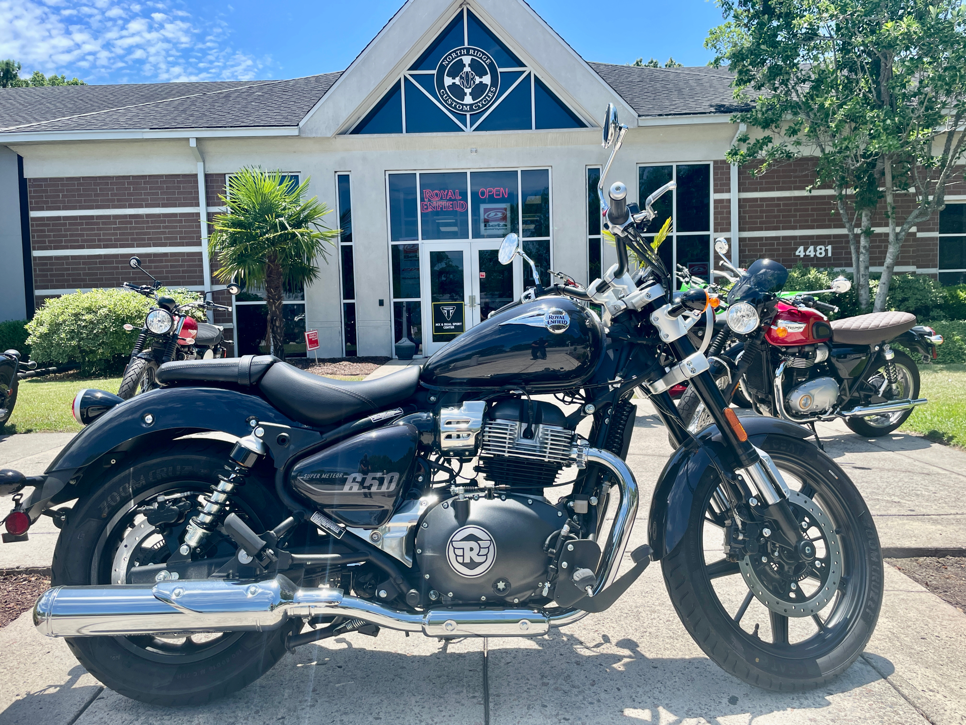 2024 Royal Enfield Super Meteor 650 in North Charleston, South Carolina - Photo 1