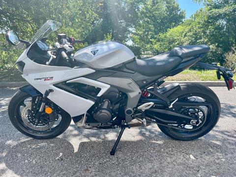 2025 Triumph Daytona 660 in North Charleston, South Carolina - Photo 10