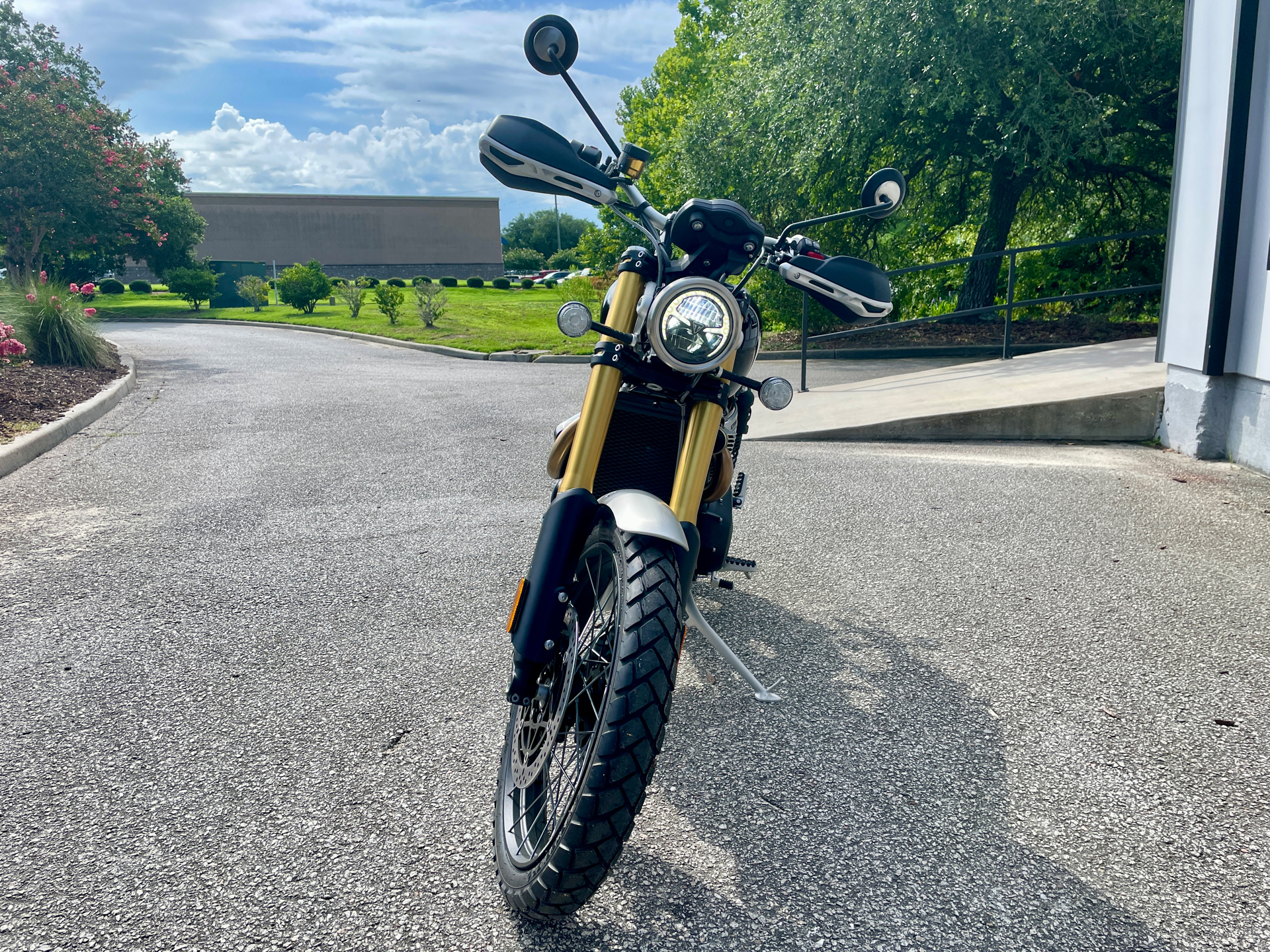 2024 Triumph Scrambler 1200 XE in North Charleston, South Carolina - Photo 3