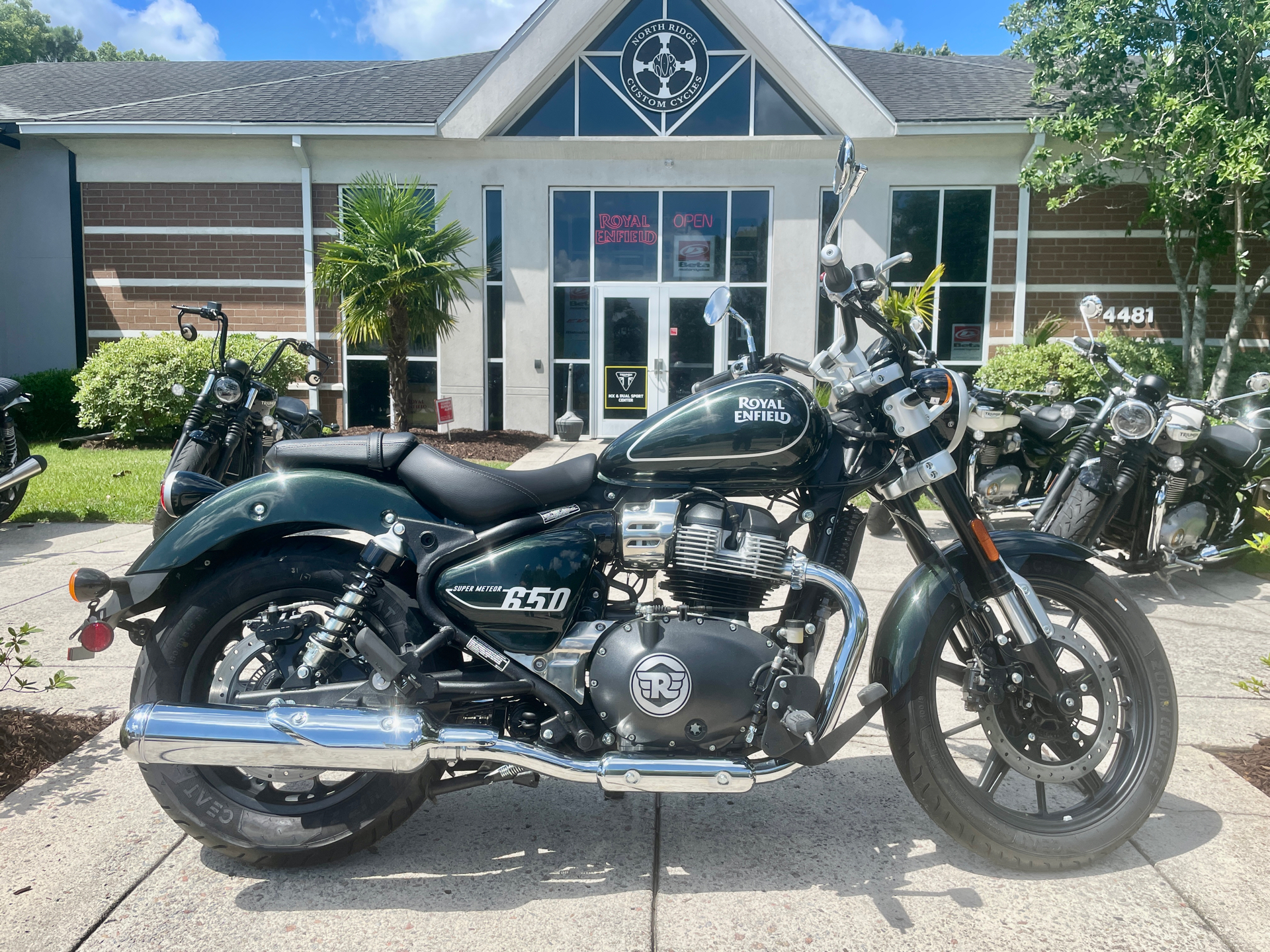 2024 Royal Enfield Super Meteor 650 in North Charleston, South Carolina - Photo 1