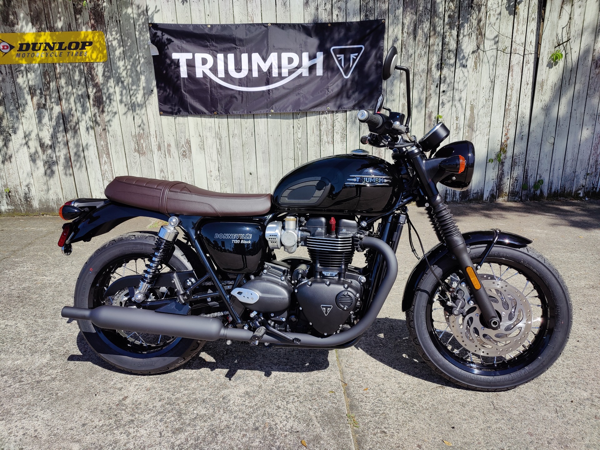 2022 Triumph Bonneville T120 Black in Charleston, South Carolina - Photo 1