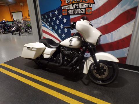 2018 Harley-Davidson Street Glide® Special in Honesdale, Pennsylvania - Photo 4