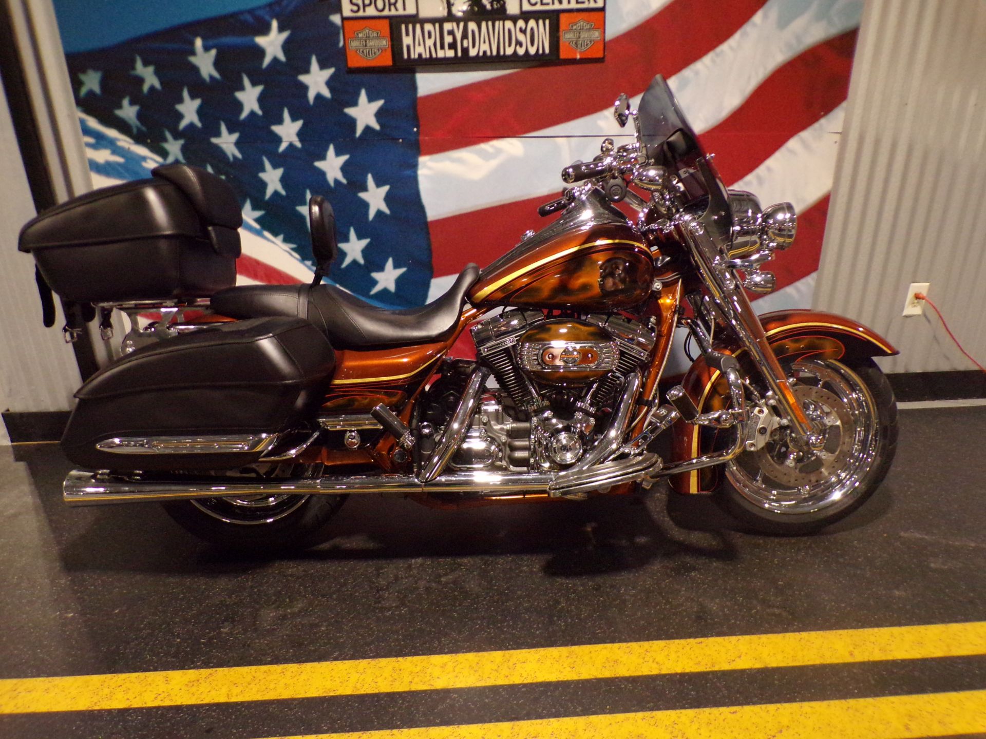 2008 Harley-Davidson CVO™ Screamin' Eagle® Road King® in Honesdale, Pennsylvania - Photo 2