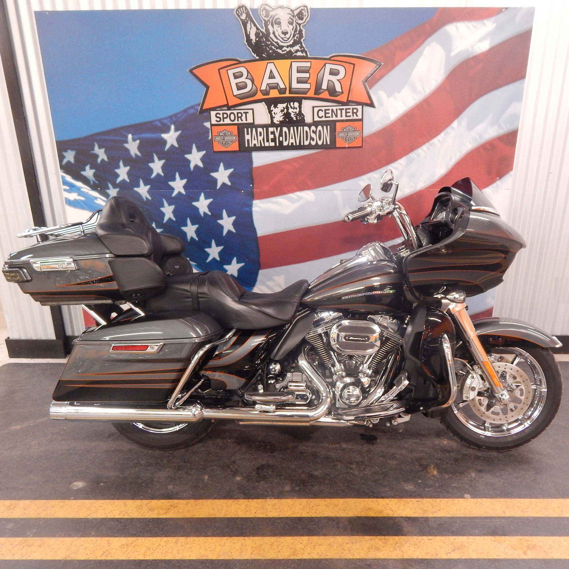 2016 Harley-Davidson CVO™ Road Glide™ Ultra in Honesdale, Pennsylvania - Photo 1