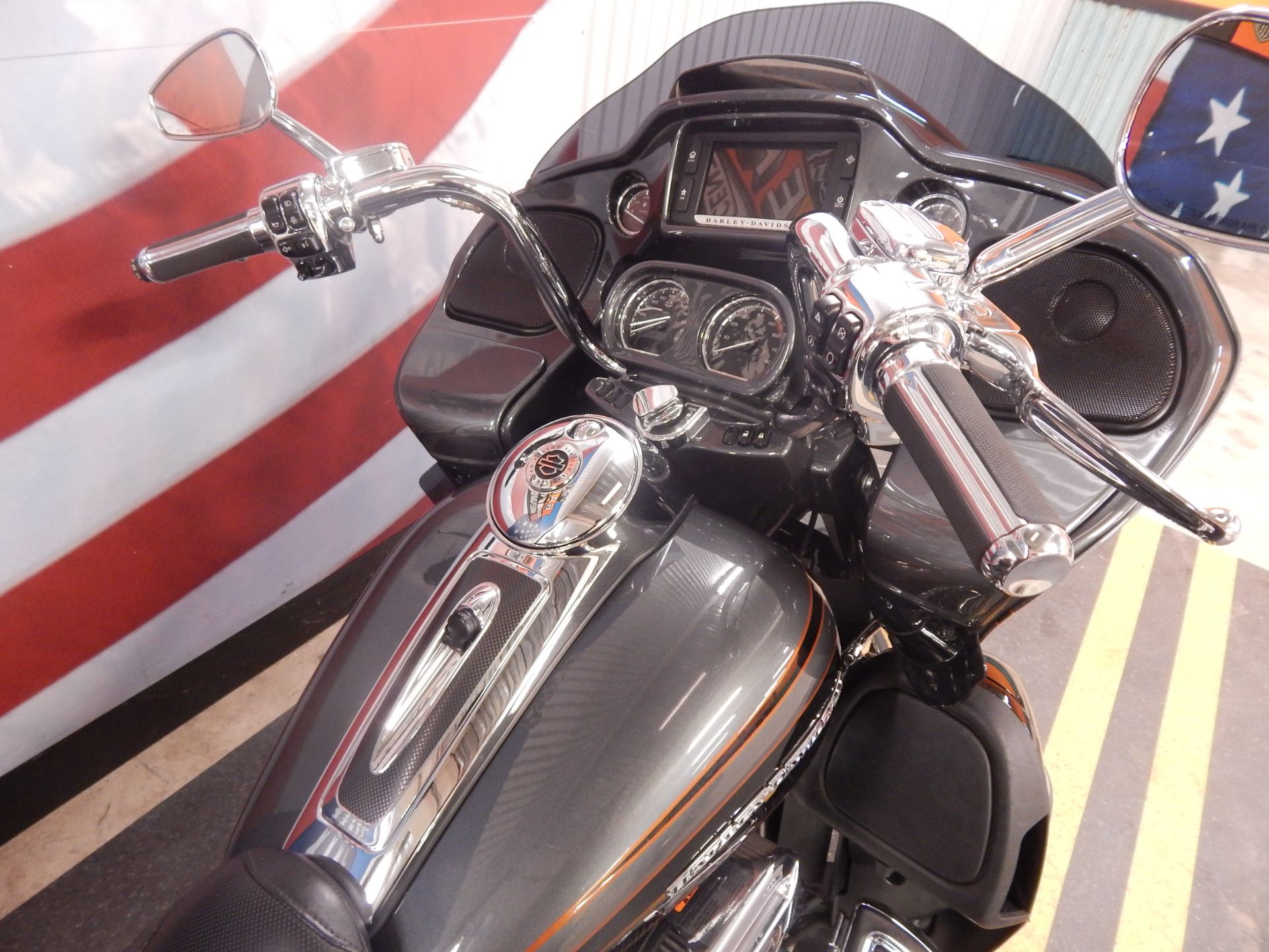 2016 Harley-Davidson CVO™ Road Glide™ Ultra in Honesdale, Pennsylvania - Photo 5