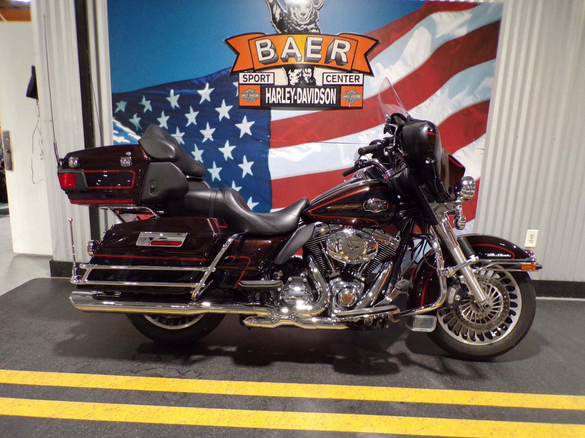2011 Harley-Davidson Ultra Classic® Electra Glide® in Honesdale, Pennsylvania - Photo 2