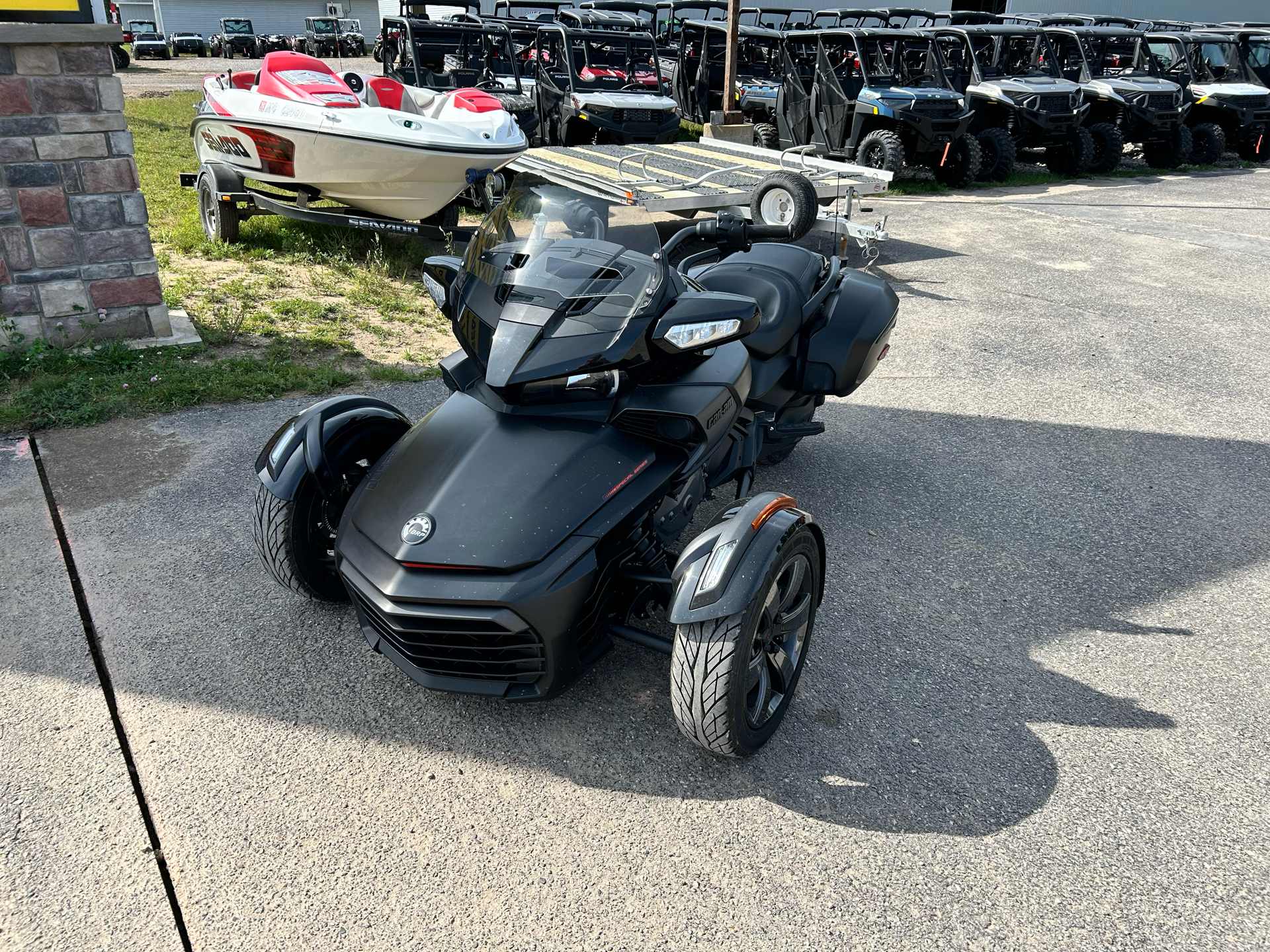 2016 Can-Am Spyder F3-T SE6 w/ Audio System in Gaylord, Michigan - Photo 2