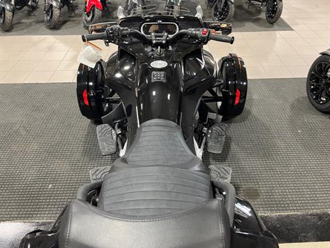 2023 Can-Am Spyder F3 Limited in Gaylord, Michigan - Photo 2