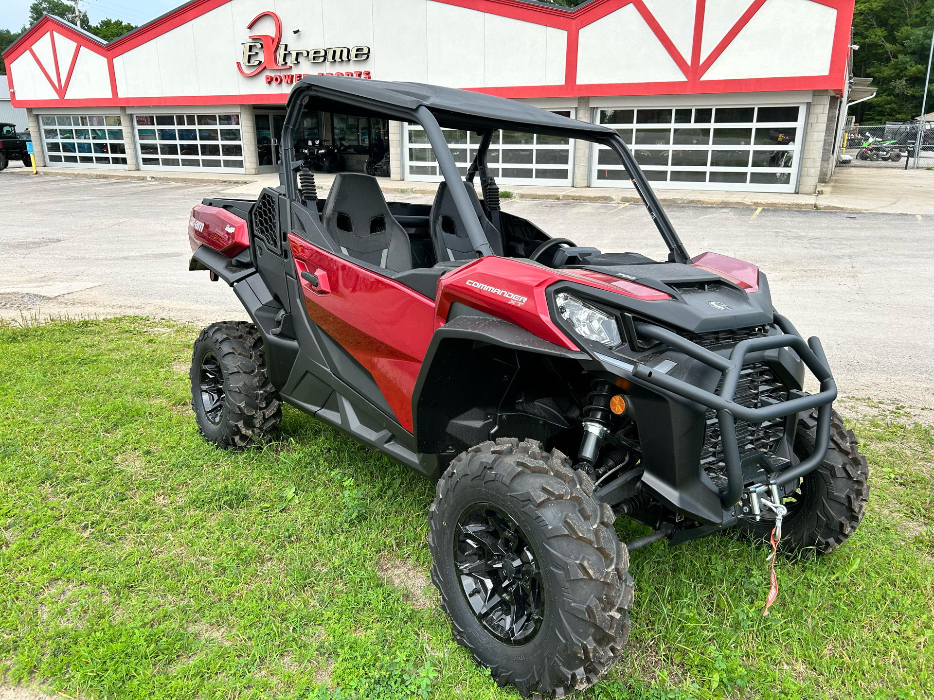 2024 Can-Am Commander XT 700 in Gaylord, Michigan - Photo 1