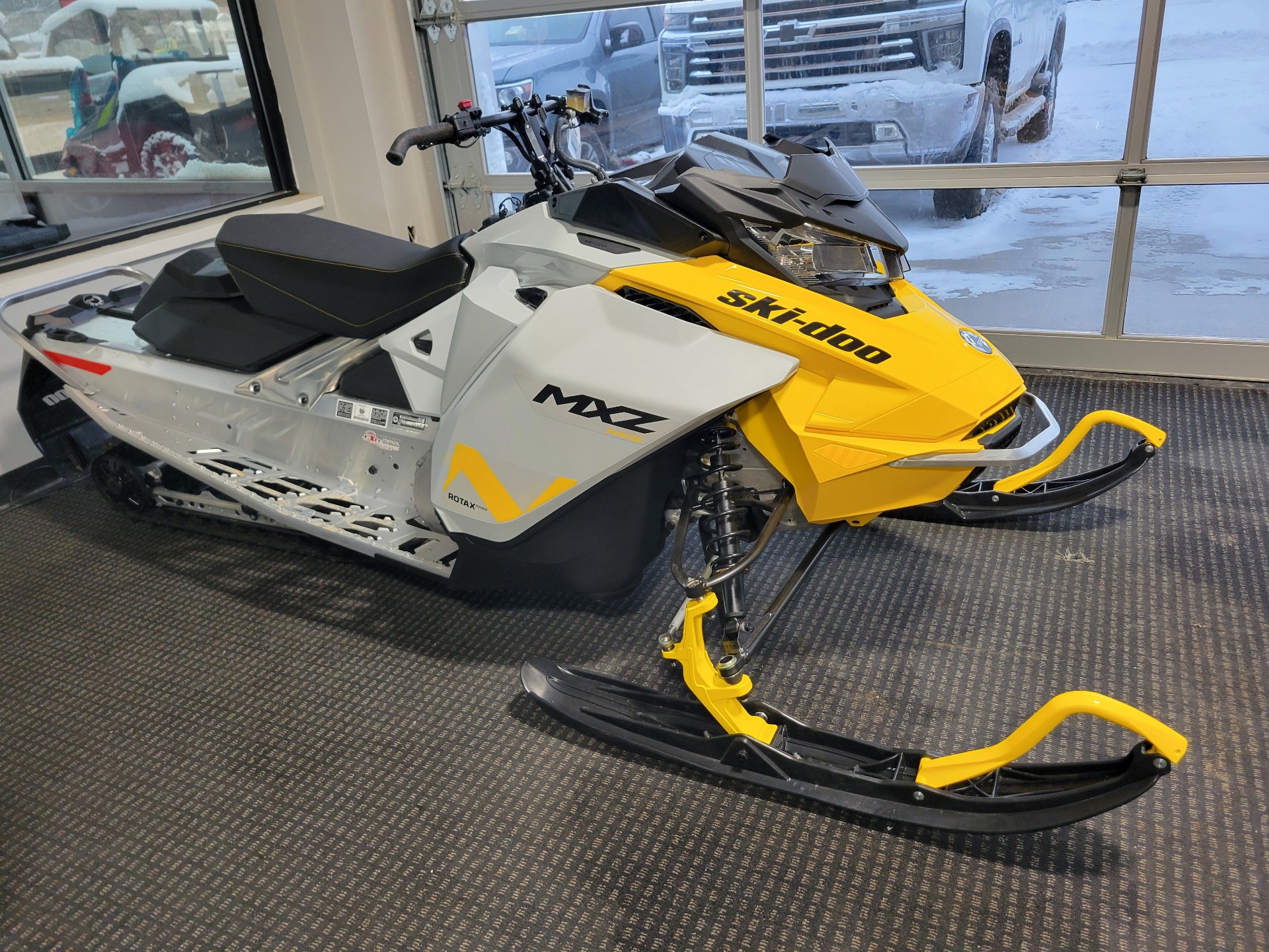 New 2024 SkiDoo MXZ NEO 600 EFI ES Cobra 1.0, Gaylord MI Specs