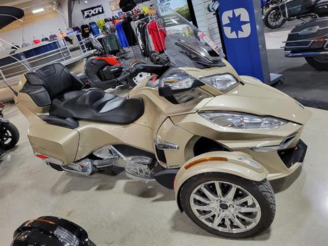 2017 Can-Am Spyder RT Limited in Gaylord, Michigan - Photo 2