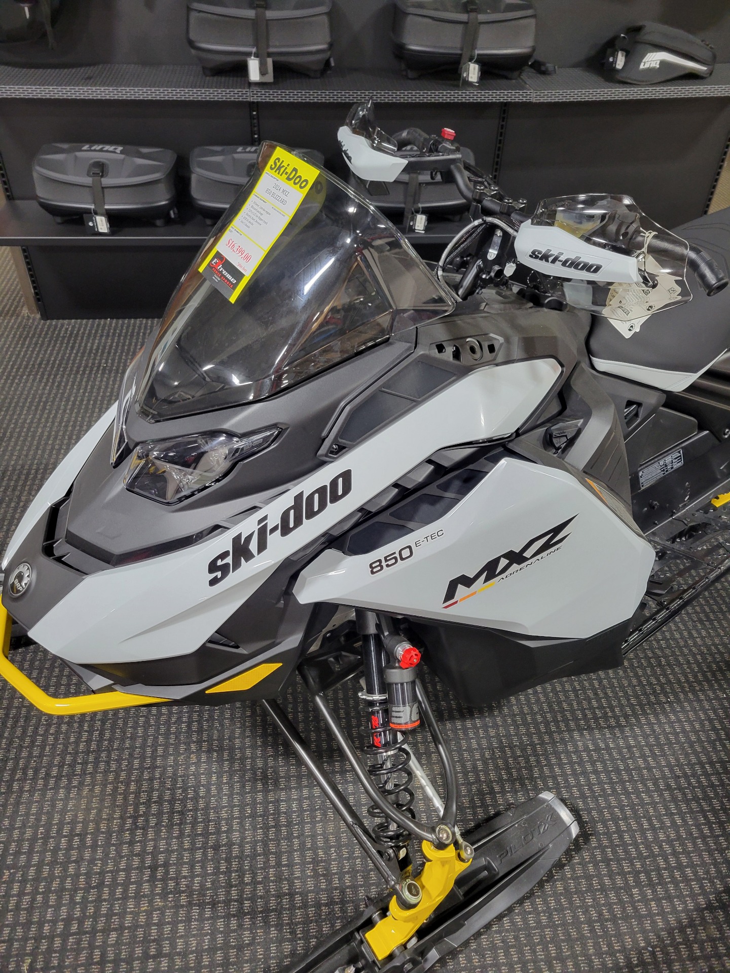2024 Ski-Doo MXZ Adrenaline with Blizzard Package 129 850 E-TEC ES Ice Ripper XT 1.25 in Gaylord, Michigan - Photo 3