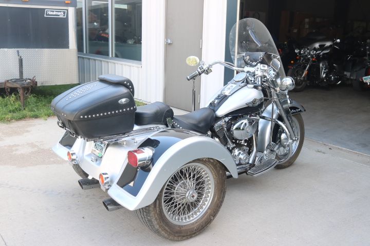 2003 Harley-Davidson FLSTC/FLSTCI Heritage Softail® Classic in Pierre, South Dakota - Photo 2