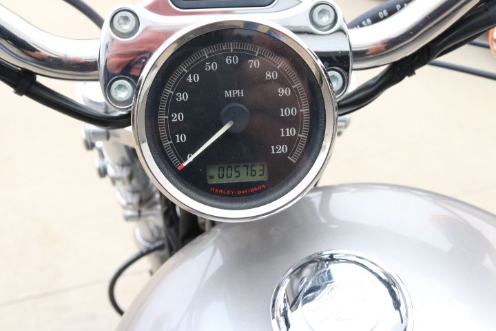 2009 Harley-Davidson Sportster® 883 Custom in Pierre, South Dakota - Photo 5