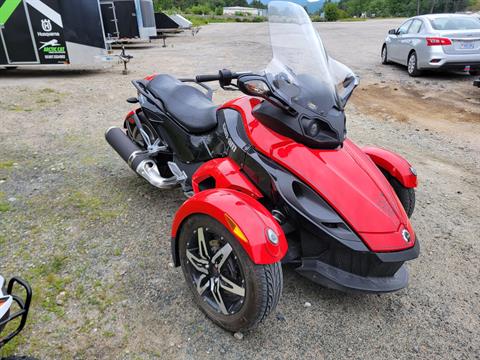 2009 Can-Am Spyder™ GS Roadster with SM5 Transmission (manual) in Berlin, New Hampshire - Photo 2