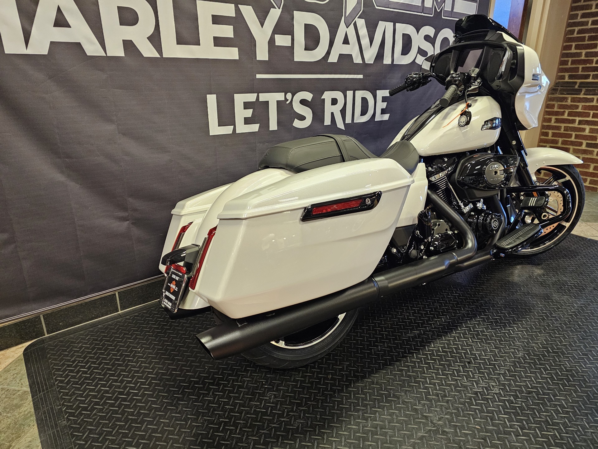2024 Harley-Davidson Street Glide® in Burlington, North Carolina - Photo 4