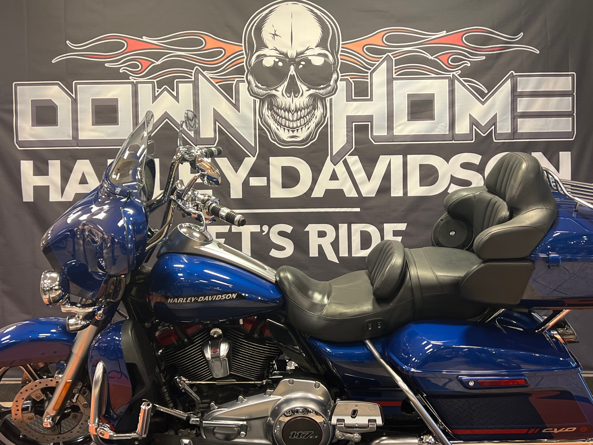 2020 Harley-Davidson CVO™ Limited in Burlington, North Carolina - Photo 1