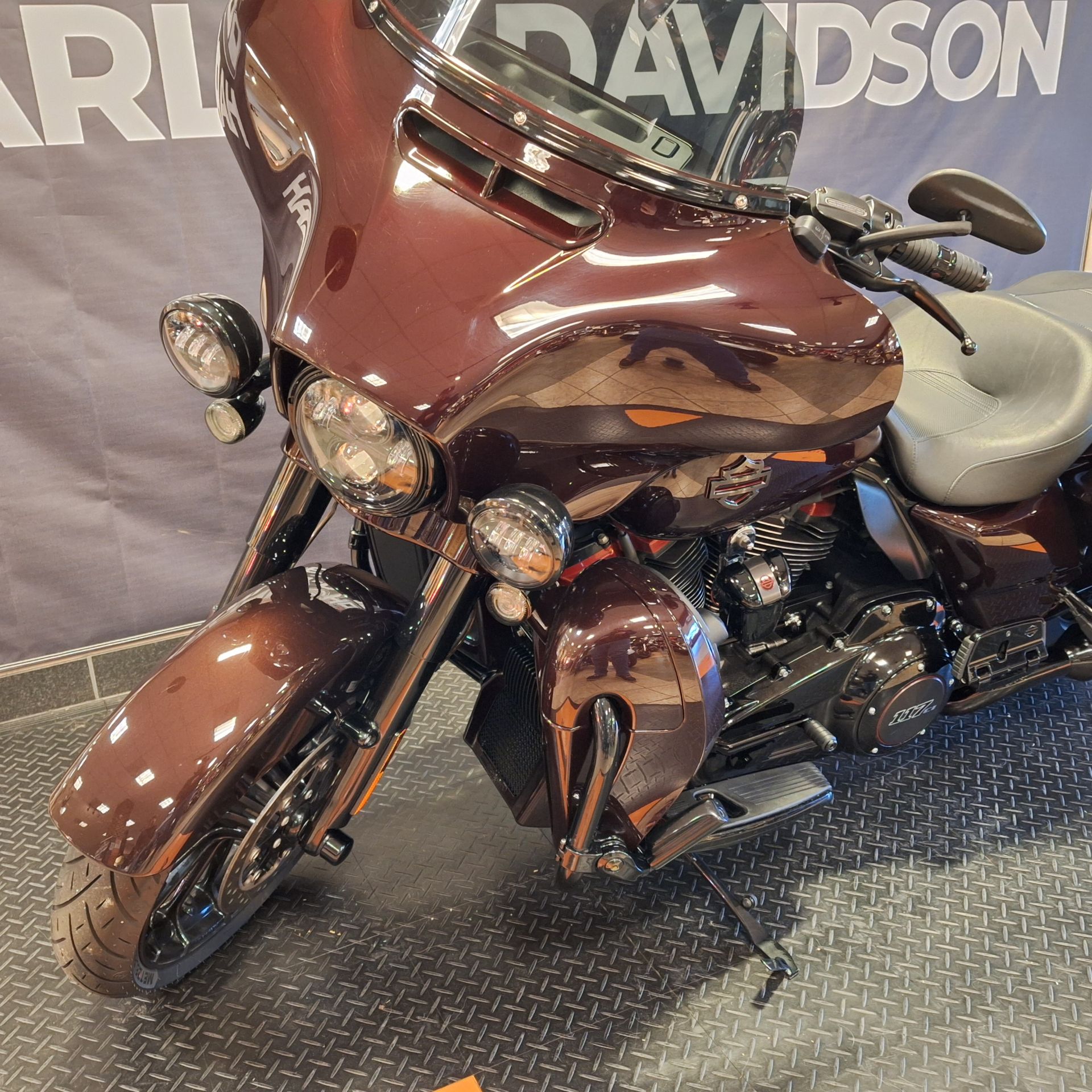 2019 Harley-Davidson CVO™ Street Glide® in Burlington, North Carolina - Photo 2