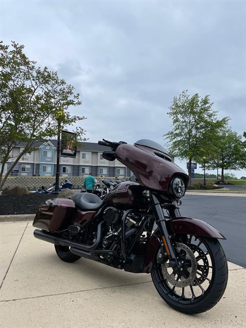 2018 Harley-Davidson Street Glide® Special in Burlington, North Carolina - Photo 3