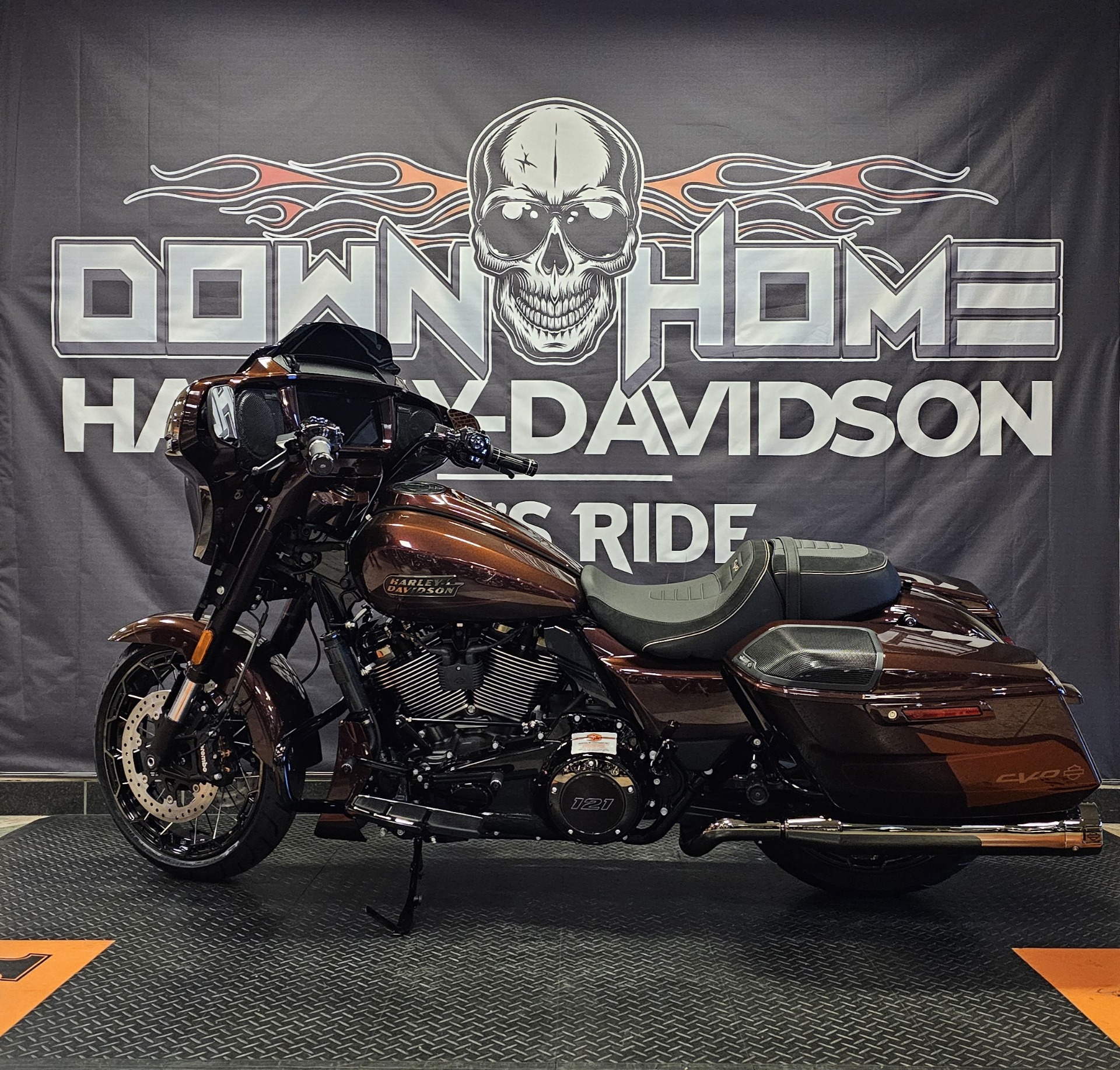 2024 Harley-Davidson CVO™ Street Glide® in Burlington, North Carolina - Photo 2