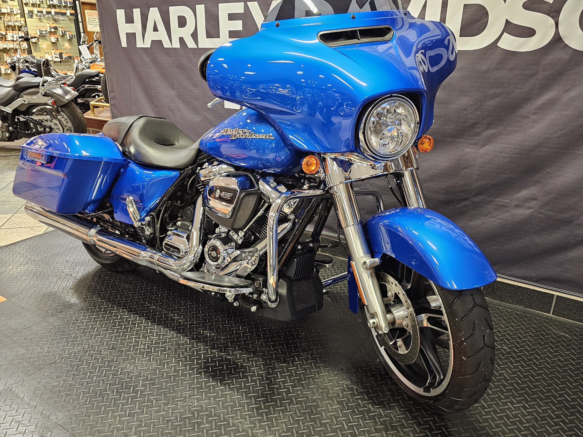 2018 Harley-Davidson Street Glide® in Burlington, North Carolina - Photo 4